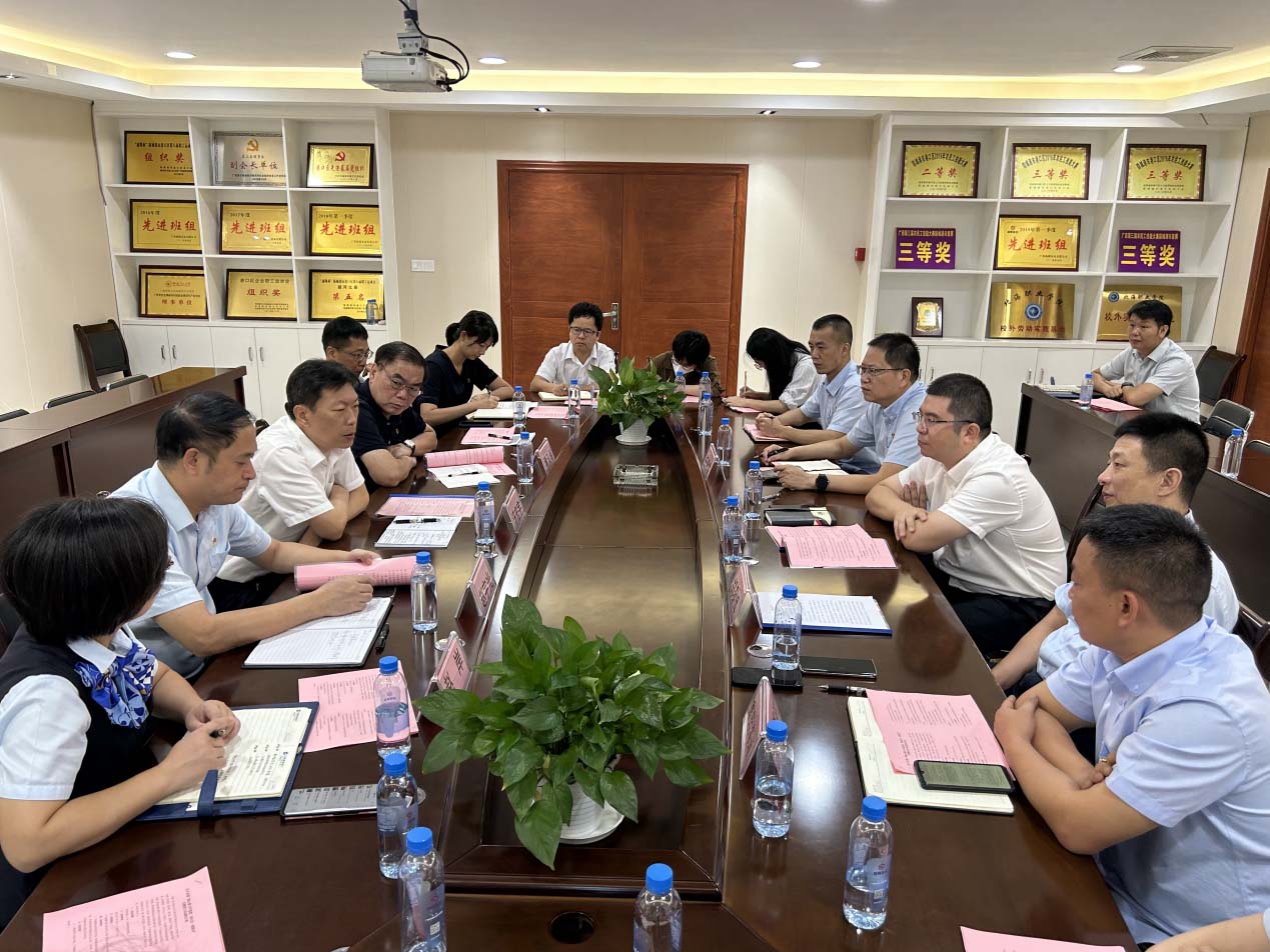 “凝心聚力学思想，知行合一谱新章”主题党日活动