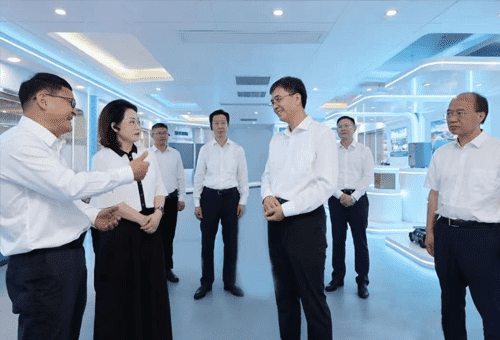 陈刚到防城港市调研时强调加快构建现代化产业系统建设铸牢中华民族共同体意识示范区唱响高质量发展主旋律
