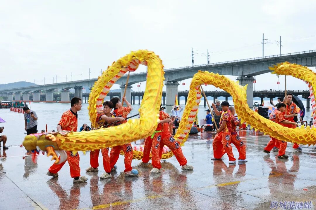 舞龙.jpg 舞龙.jpg